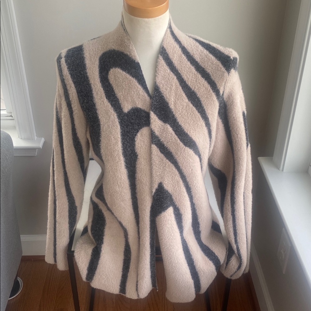 Cyrus open-front cardigan sweater black & beige abstract Zebra pattern. M